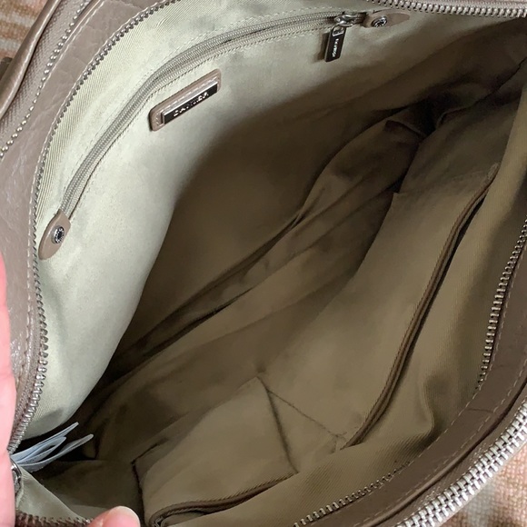 Danier leather handbag taupe - Picture 6 of 8